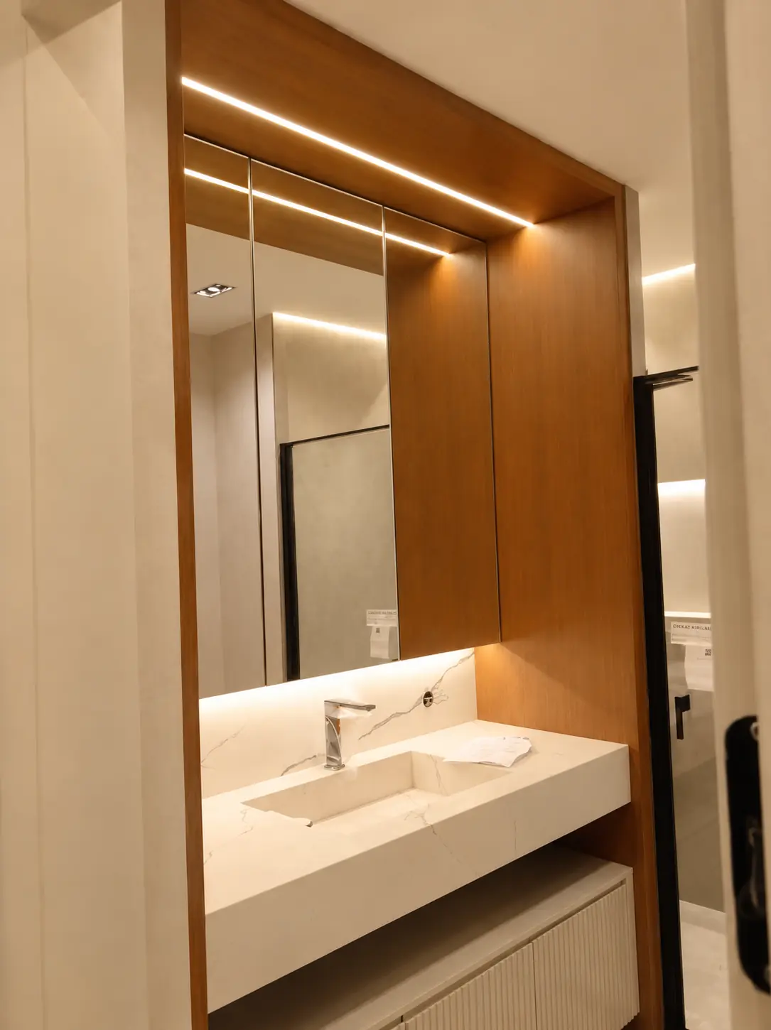 Banyo Yenileme Ahşap Ayna Mermer Lavabo